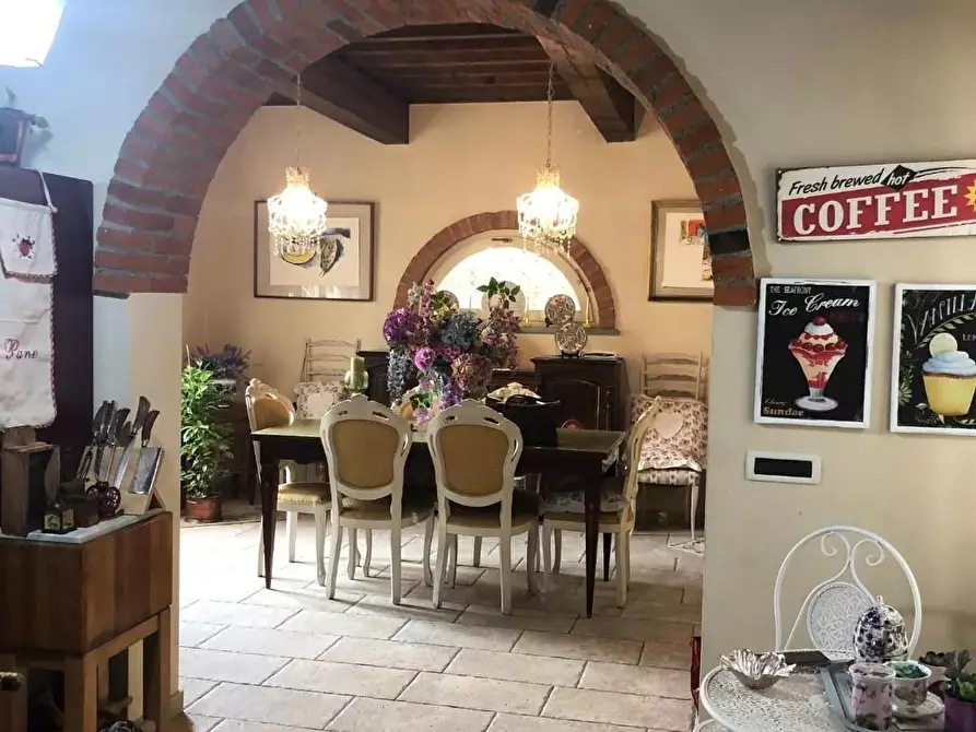 Immagine 8 di Villa in vendita  a San Giuliano Terme