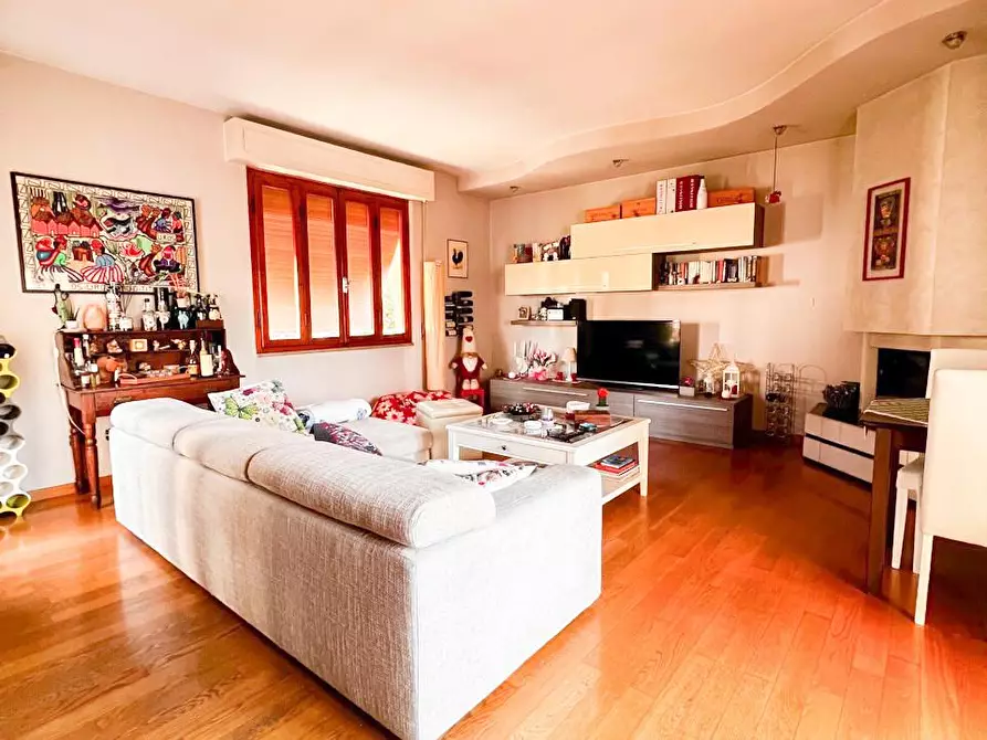 Immagine 33 di Villa in vendita  a Pisa