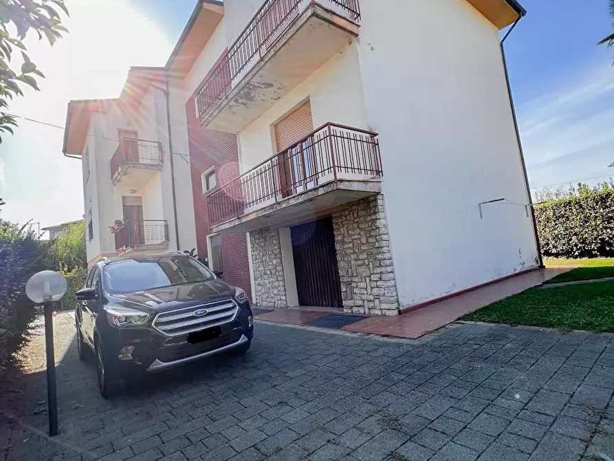 Immagine 6 di Villa in vendita  a Pisa