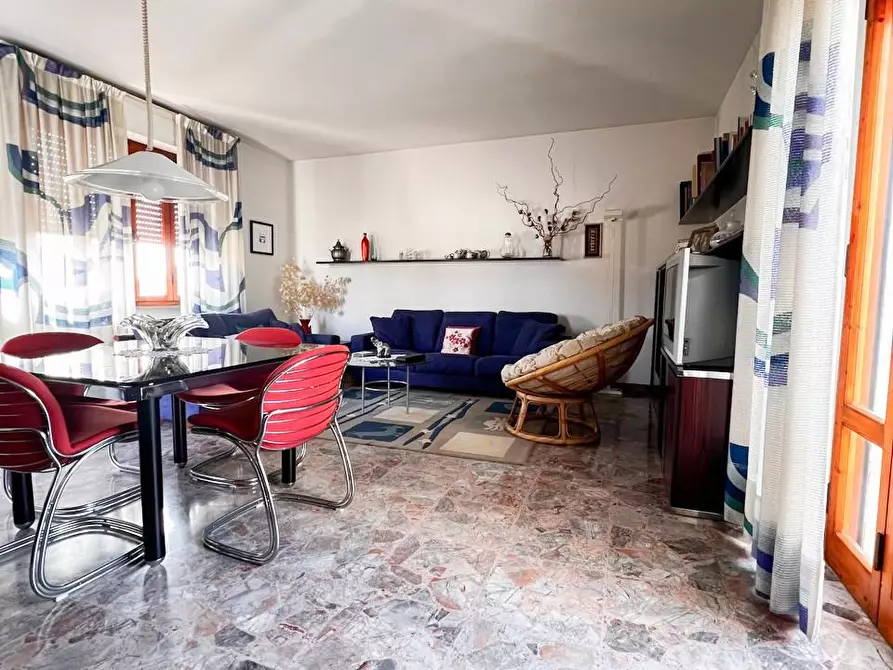 Immagine 8 di Villa in vendita  a Pisa