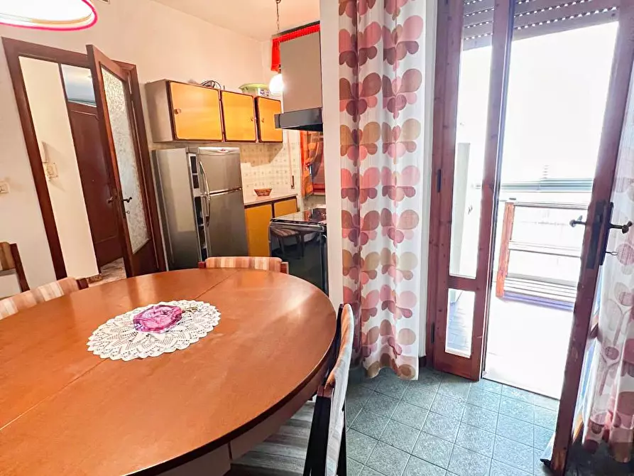 Immagine 11 di Villa in vendita  a Pisa