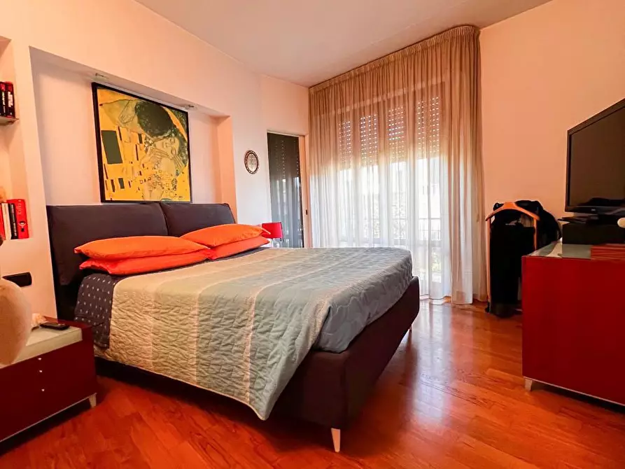 Immagine 46 di Villa in vendita  a Pisa