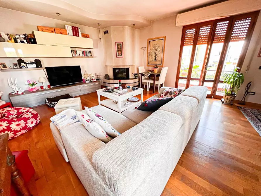 Immagine 35 di Villa in vendita  a Pisa