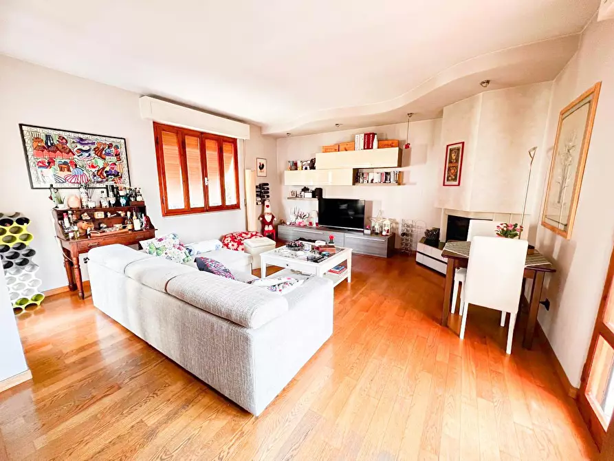 Immagine 34 di Villa in vendita  a Pisa