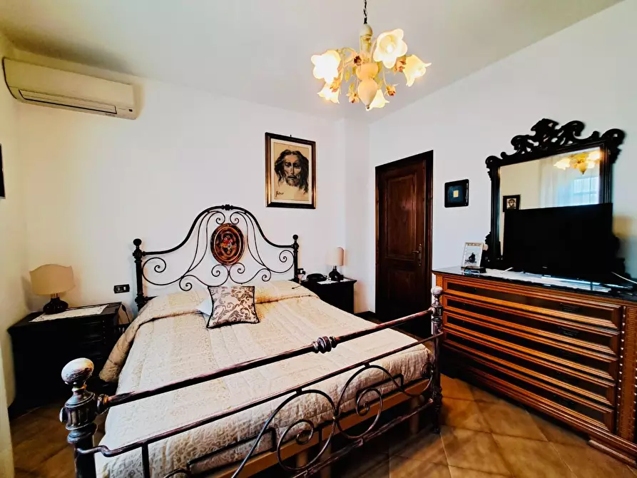 Immagine 26 di Casa indipendente in vendita  a Viareggio