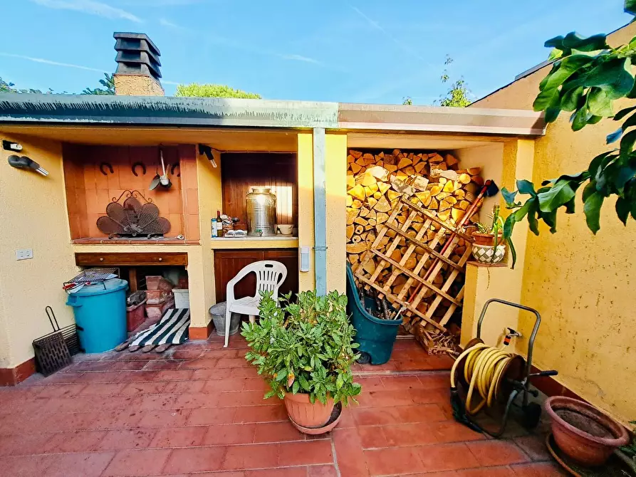 Immagine 33 di Casa indipendente in vendita  a Viareggio