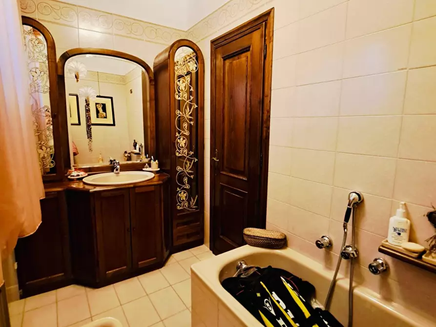 Immagine 24 di Casa indipendente in vendita  a Viareggio