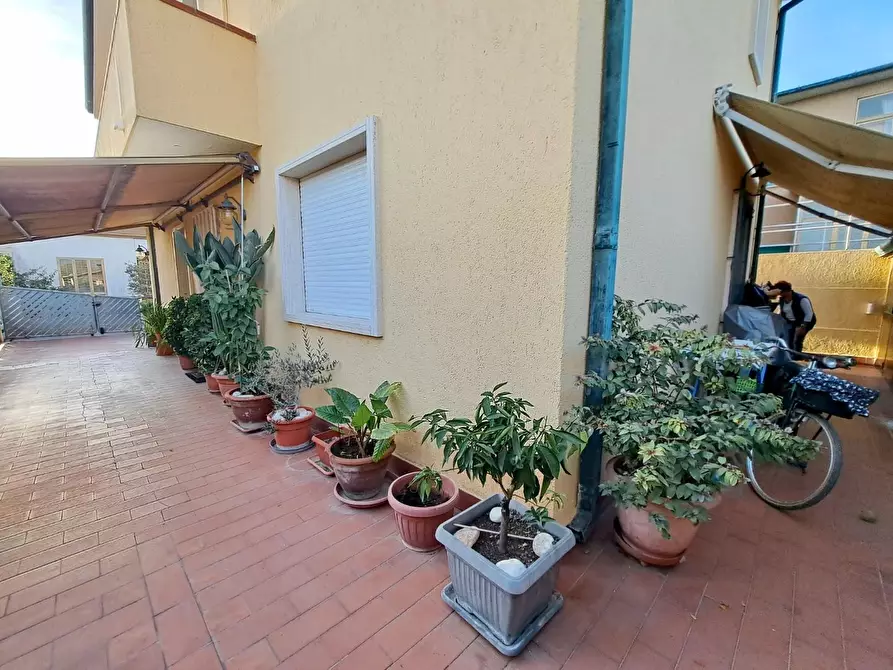 Immagine 34 di Casa indipendente in vendita  a Viareggio