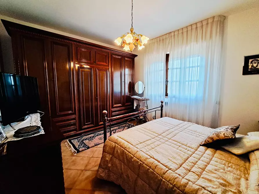 Immagine 25 di Casa indipendente in vendita  a Viareggio