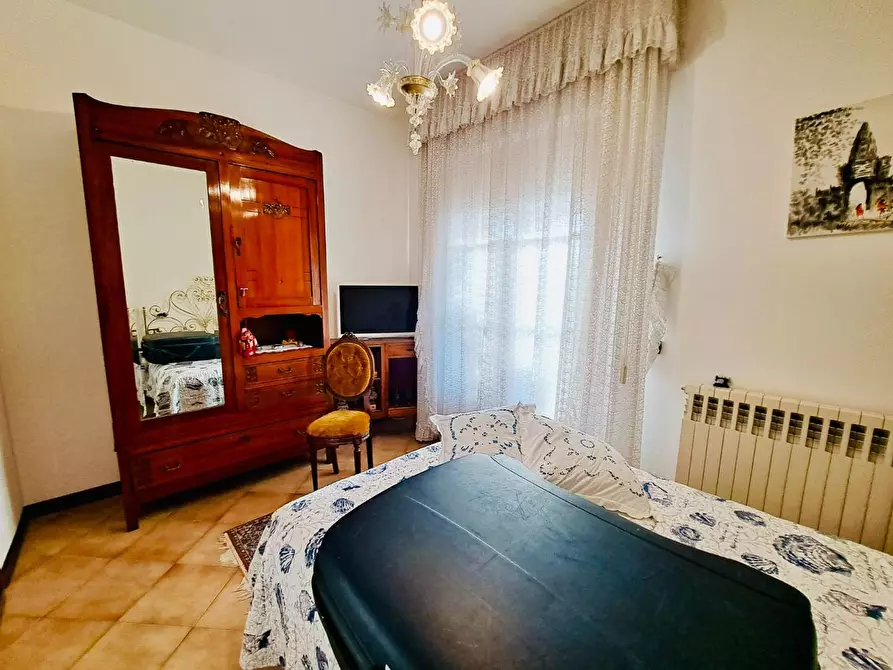 Immagine 21 di Casa indipendente in vendita  a Viareggio