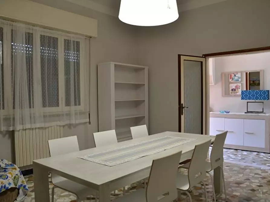 Immagine 5 di Villa in vendita  a Pietrasanta