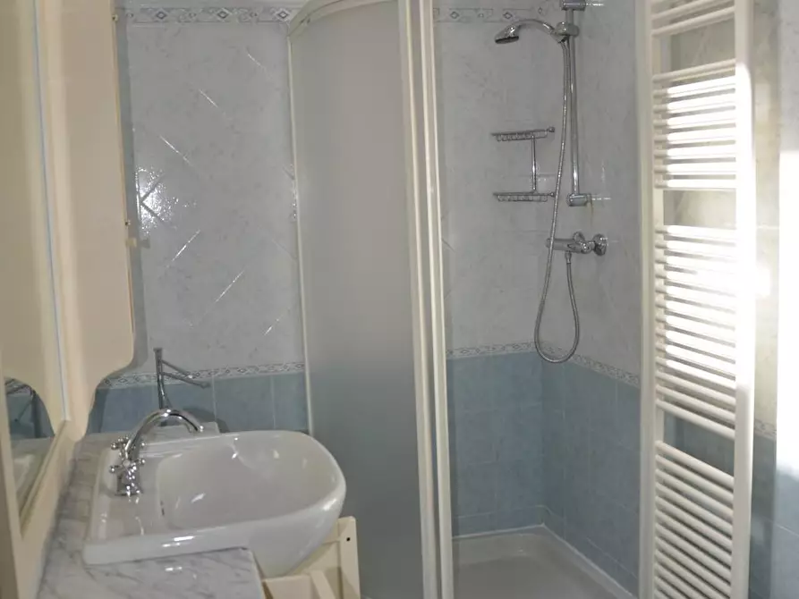 Immagine 7 di Villa in vendita  a Pietrasanta