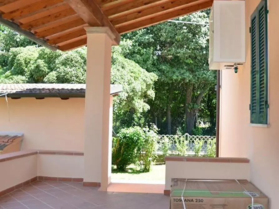 Immagine 2 di Villa in vendita  a Pietrasanta