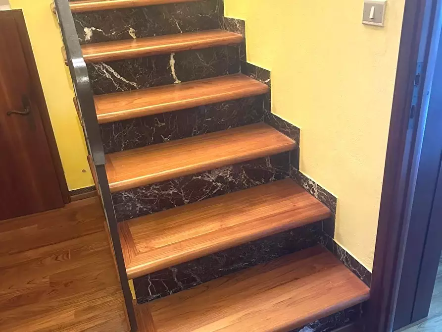 Immagine 47 di Casa colonica in vendita  a Capannori