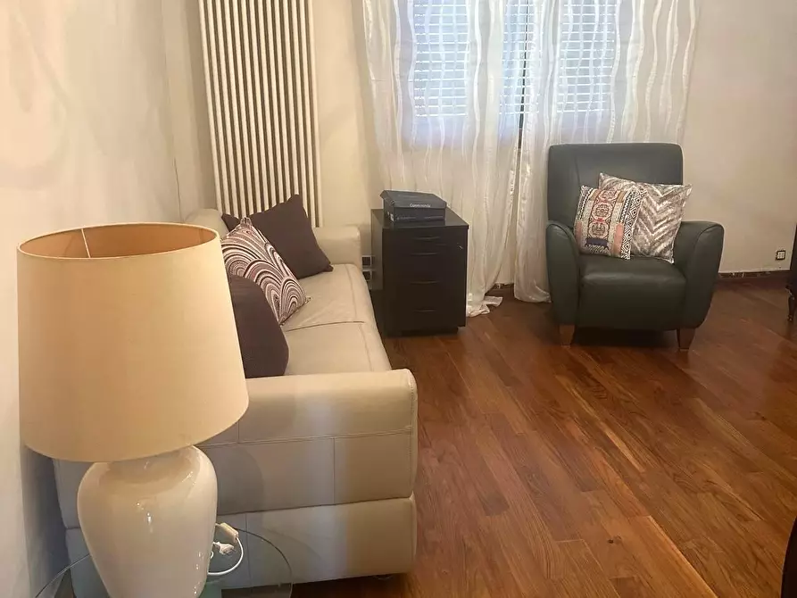 Immagine 48 di Casa colonica in vendita  a Capannori