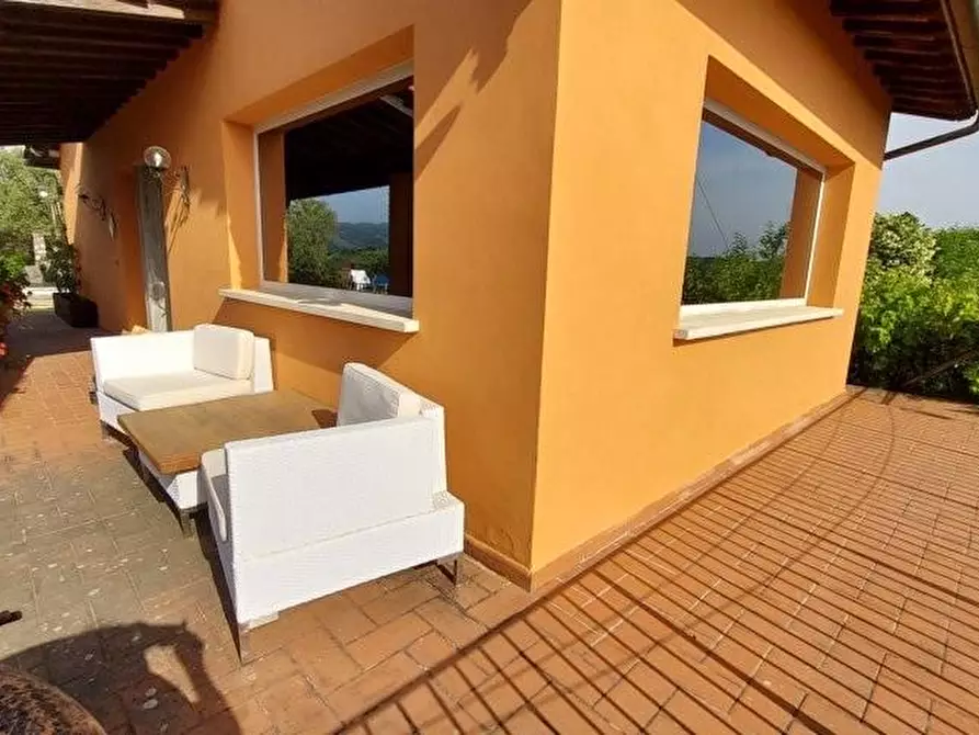 Immagine 29 di Casa colonica in vendita  a Capannori