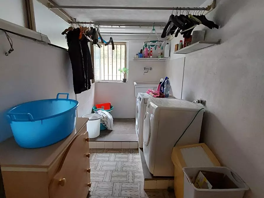 Immagine 49 di Villa in vendita  a Pontedera