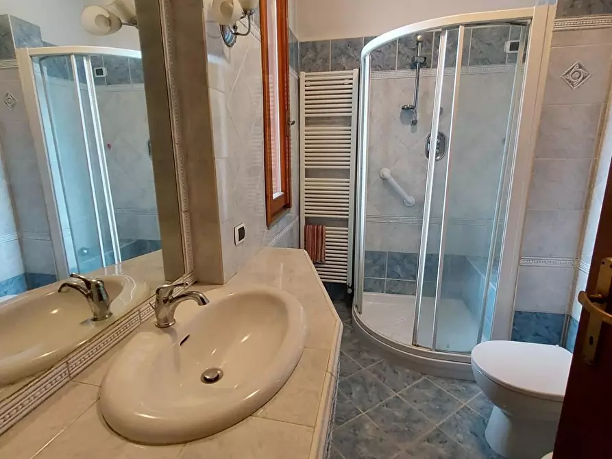 Immagine 17 di Villa in vendita  a Pontedera