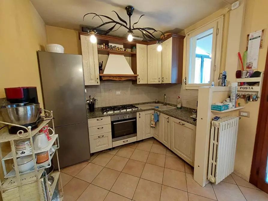 Immagine 9 di Villa in vendita  a Pontedera