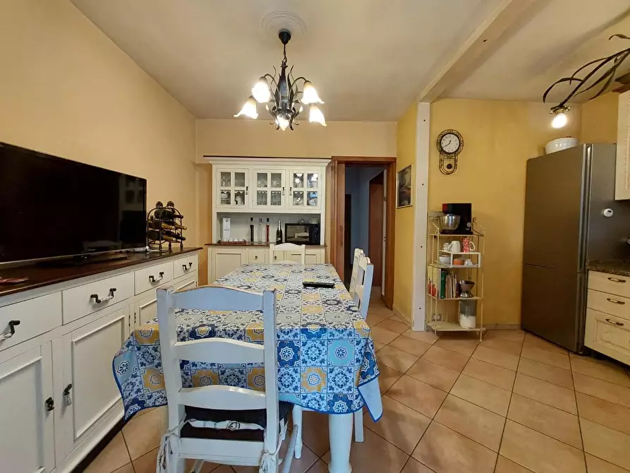 Immagine 10 di Villa in vendita  a Pontedera