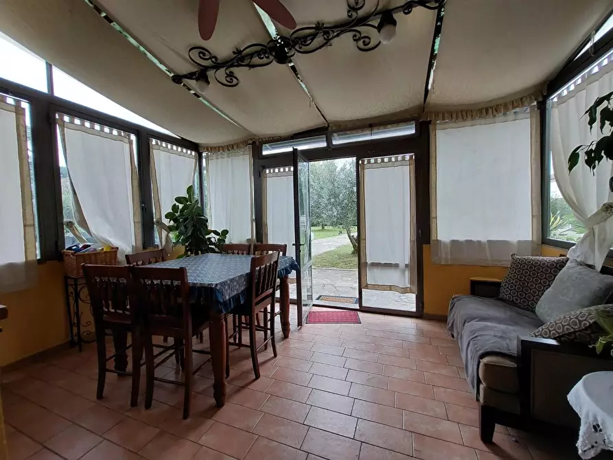 Immagine 4 di Villa in vendita  a Pontedera