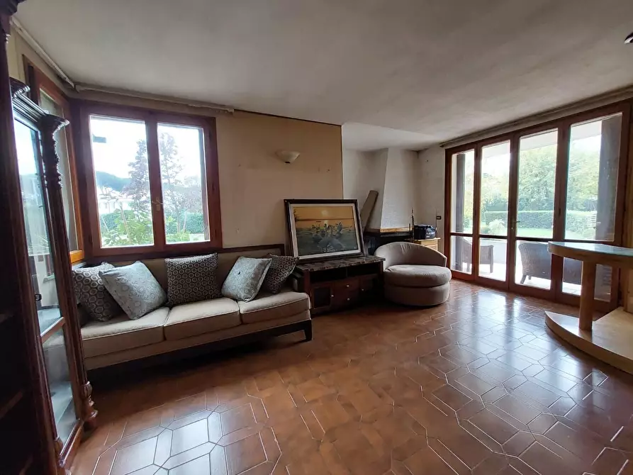 Immagine 12 di Villa in vendita  a Pontedera