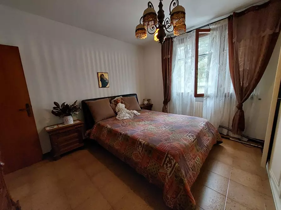 Immagine 19 di Villa in vendita  a Pontedera