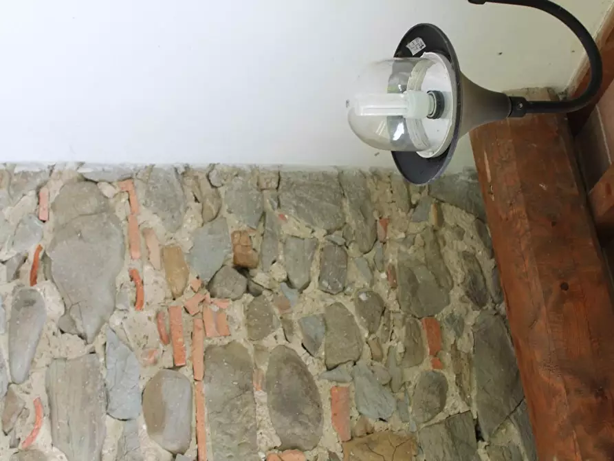 Immagine 15 di Casa colonica in vendita  a Vinci