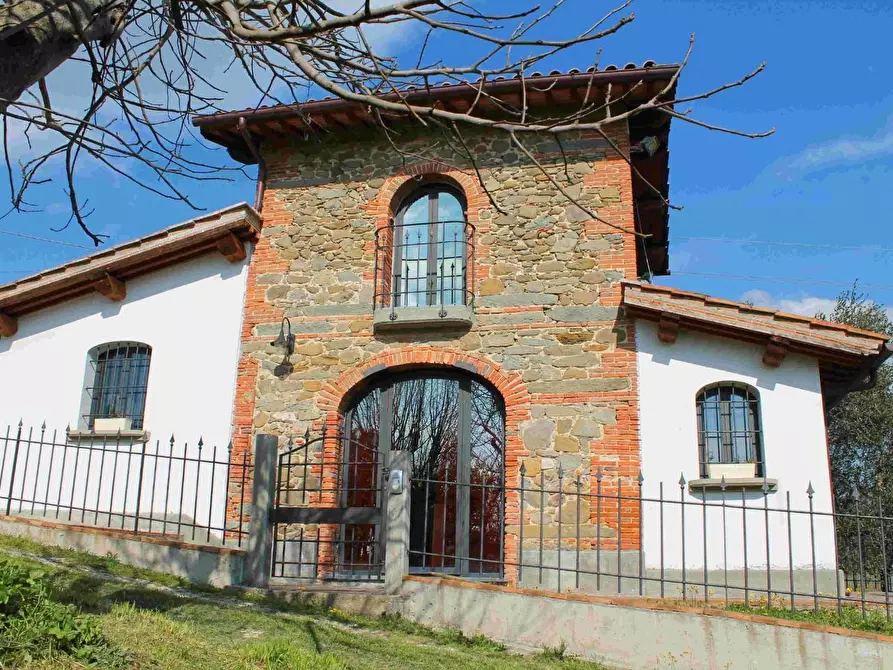 Immagine 9 di Casa colonica in vendita  a Vinci