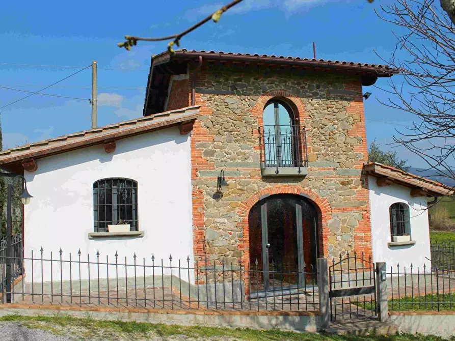 Immagine 7 di Casa colonica in vendita  a Vinci