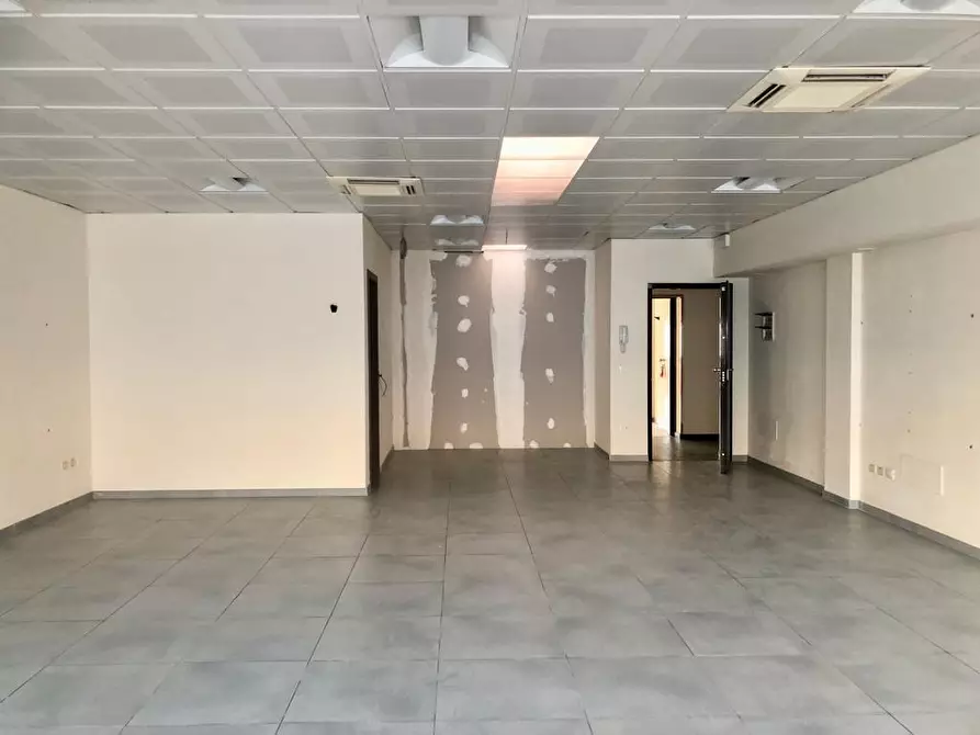 Immagine 2 di Ufficio in vendita  a Pisa