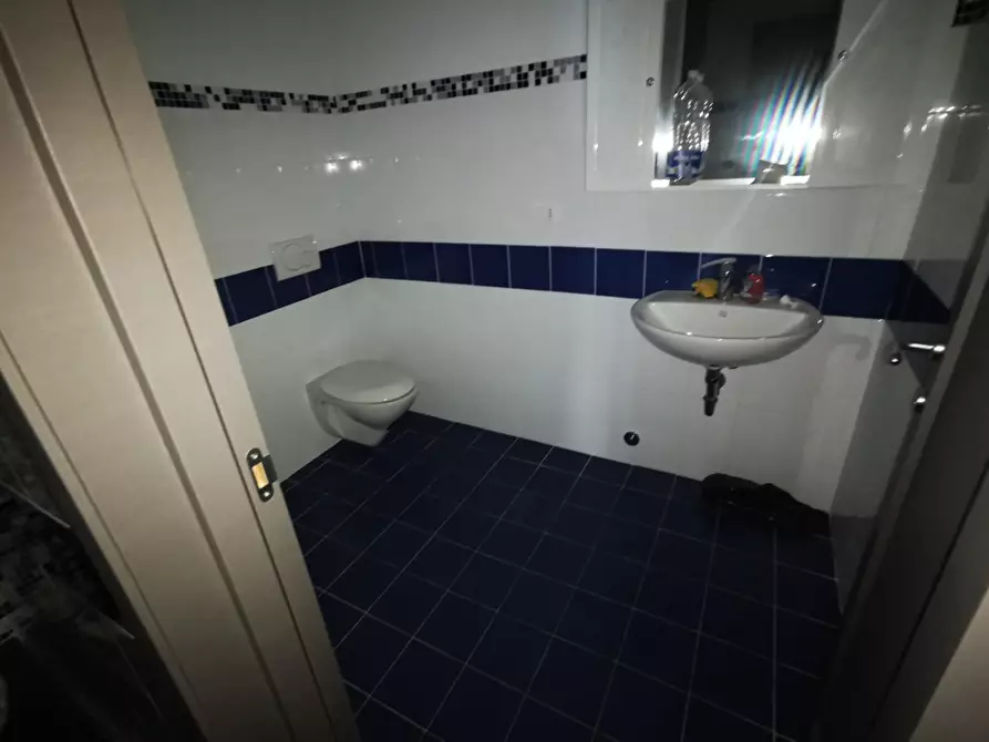 Immagine 11 di Ufficio in vendita  a Pisa