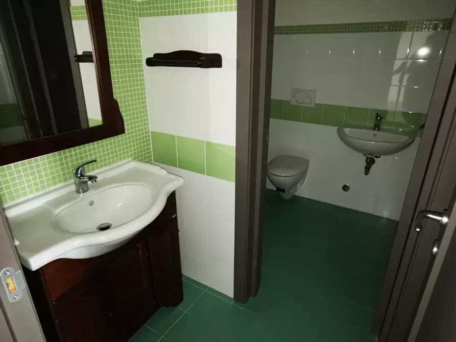 Immagine 14 di Ufficio in vendita  a Pisa