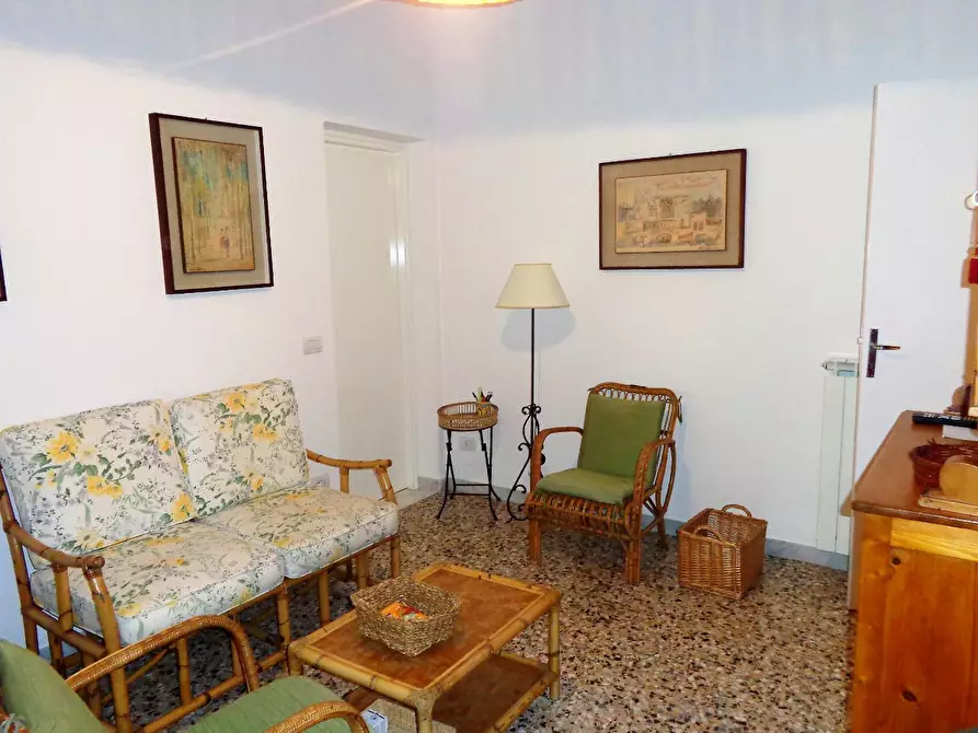 Immagine 3 di Villa in vendita  a Pietrasanta