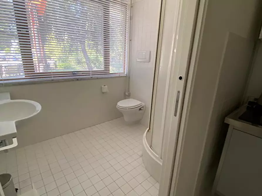 Immagine 7 di Ufficio in vendita  a Vinci