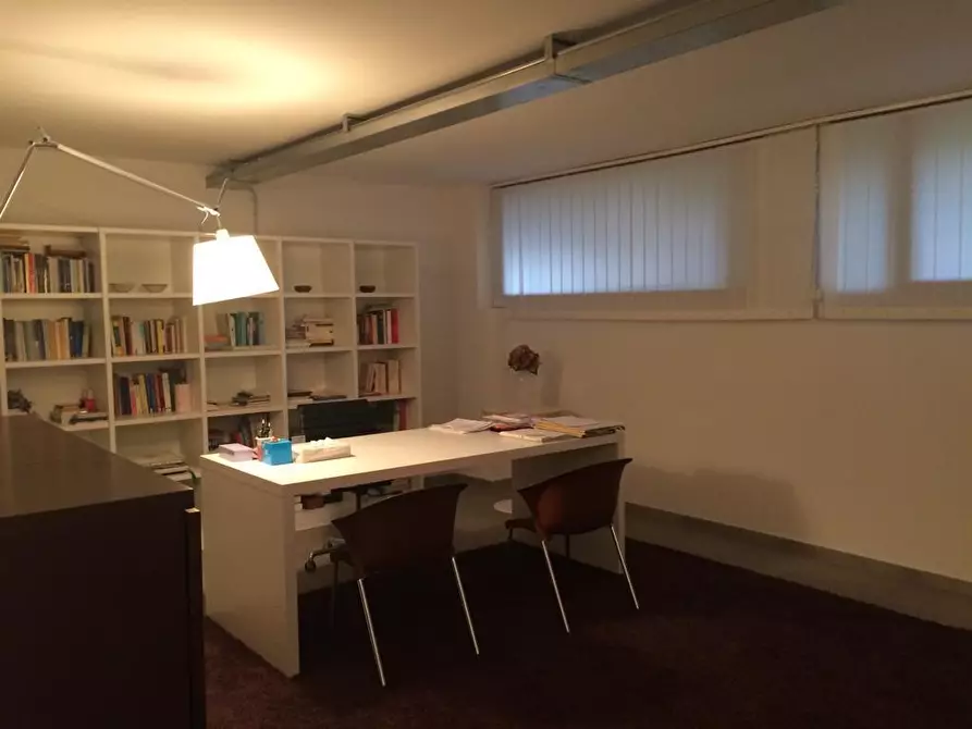 Immagine 5 di Ufficio in vendita  a Vinci