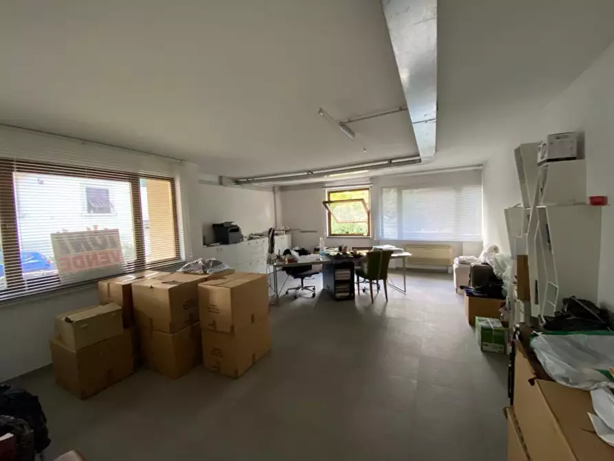 Immagine 17 di Ufficio in vendita  a Vinci