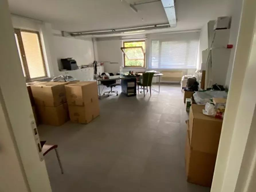 Immagine 16 di Ufficio in vendita  a Vinci