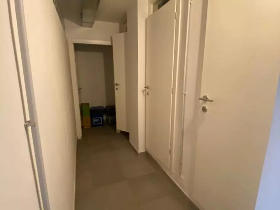 Immagine 8 di Ufficio in vendita  a Vinci