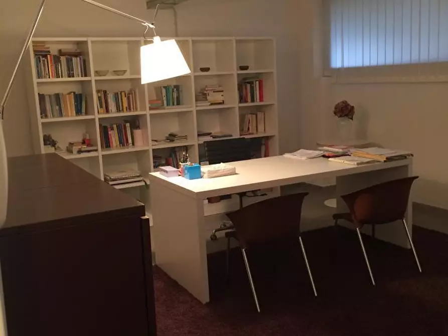 Immagine 18 di Ufficio in vendita  a Vinci