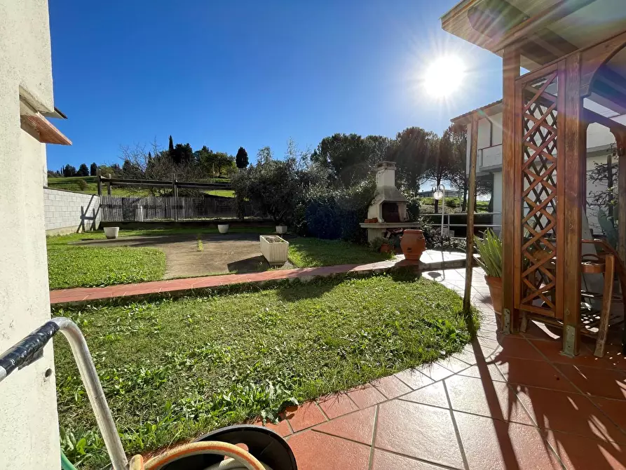 Immagine 41 di Villetta a schiera in vendita  a Empoli