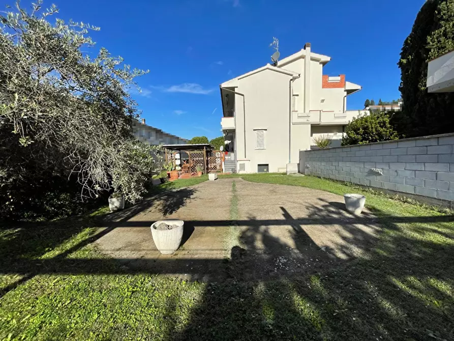 Immagine 40 di Villetta a schiera in vendita  a Empoli