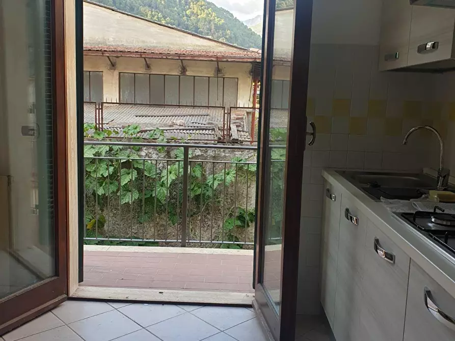 Immagine 2 di Appartamento in vendita  a Massa