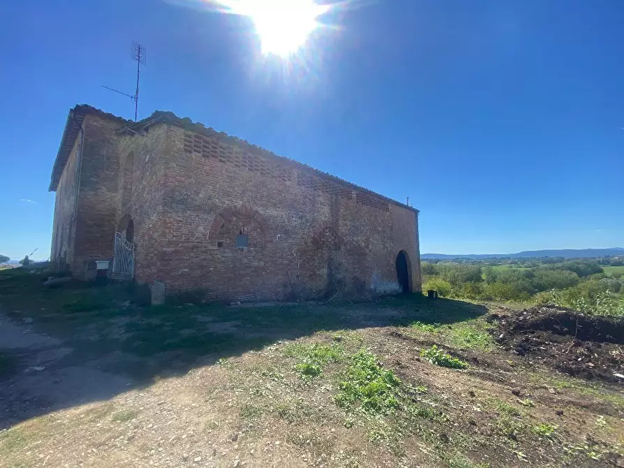 Immagine 1 di Porzione di casa in vendita  a Siena