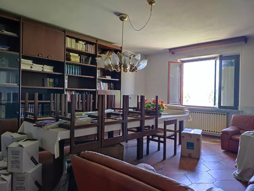 Immagine 21 di Casa colonica in vendita  a Peccioli