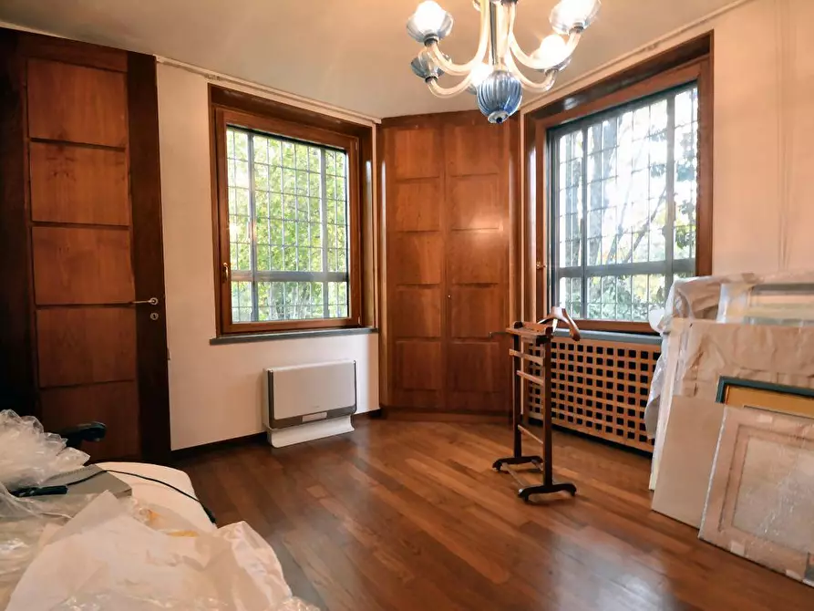 Immagine 13 di Villa in vendita  a Lucca