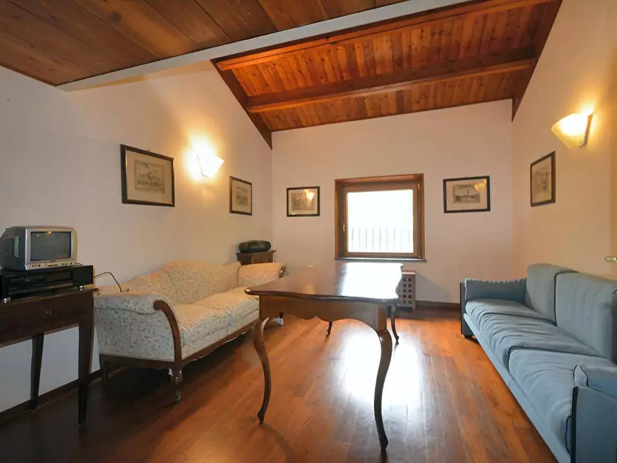 Immagine 25 di Villa in vendita  a Lucca