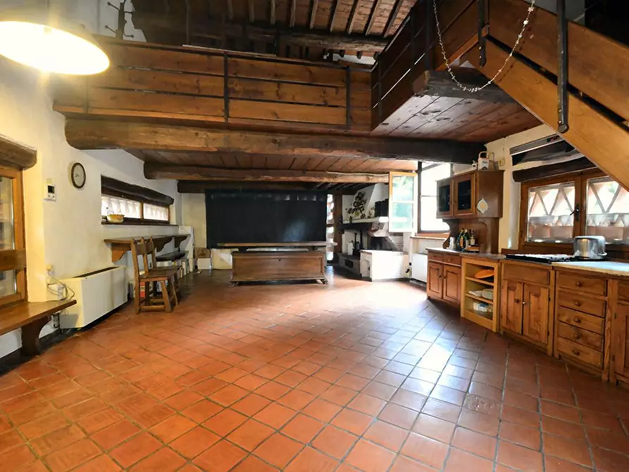 Immagine 34 di Villa in vendita  a Lucca