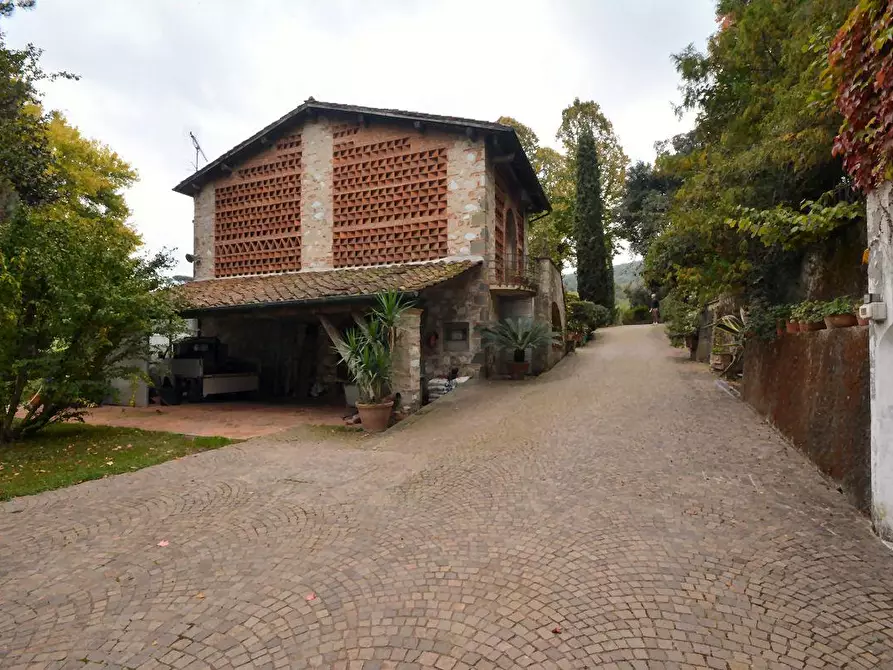 Immagine 40 di Villa in vendita  a Lucca