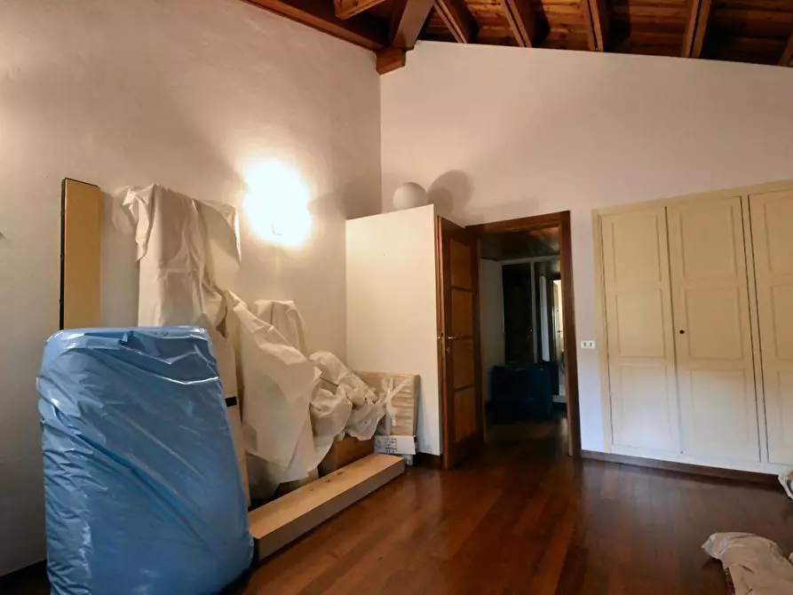 Immagine 24 di Villa in vendita  a Lucca